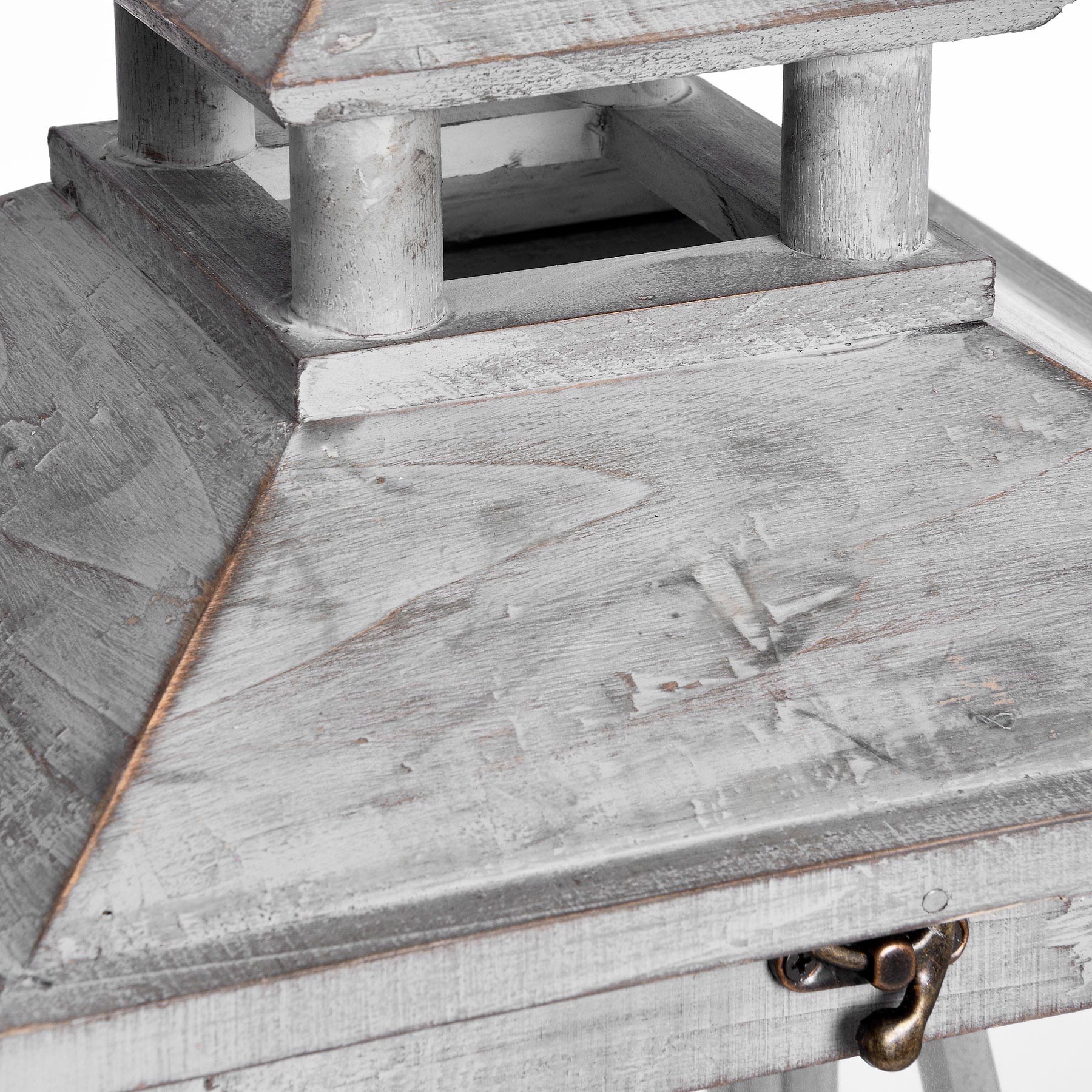 Set Of Three Wooden Lanterns With Traditional Cross Section - Lights Zone