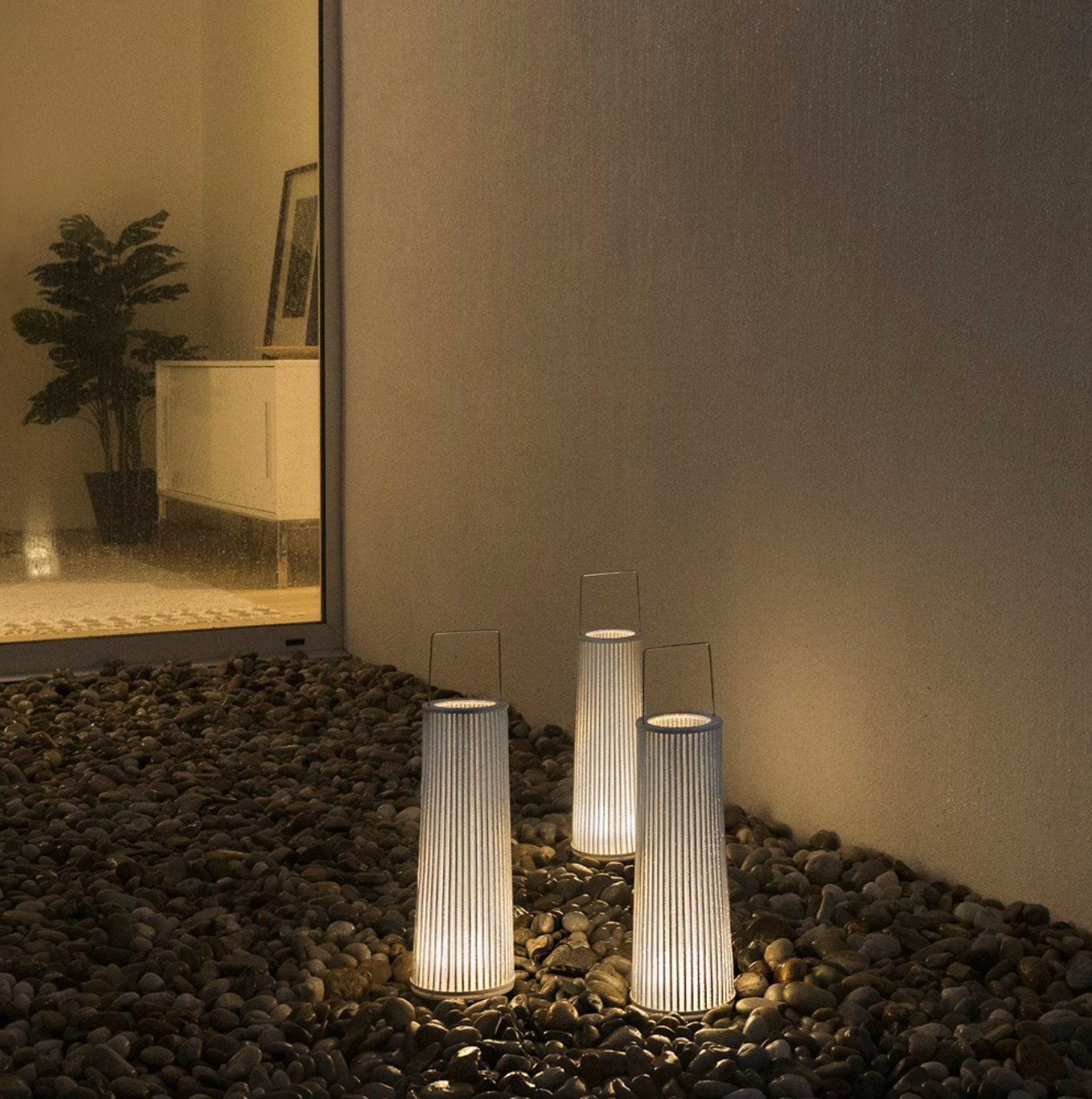 Arturo Alvarez Hipatia Portable Cordless LED IP64 Outdoor Table Lamp