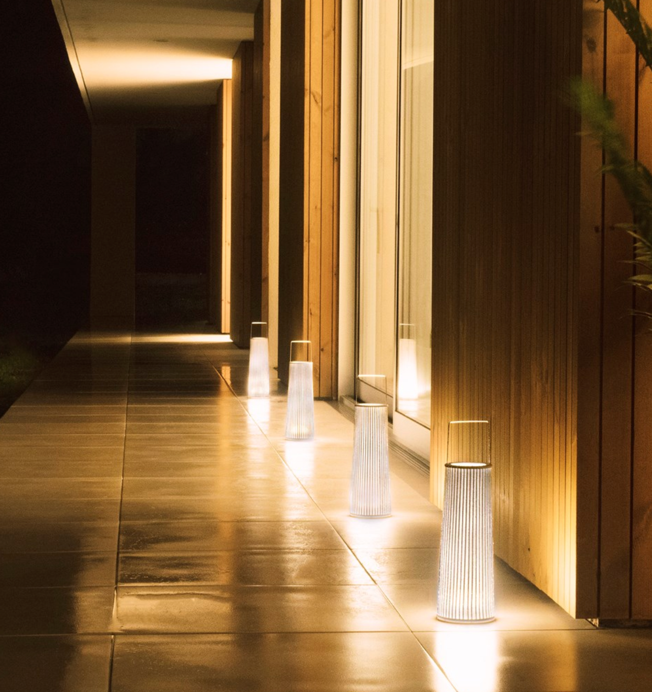 Arturo Alvarez Hipatia Portable Cordless LED IP64 Outdoor Table Lamp